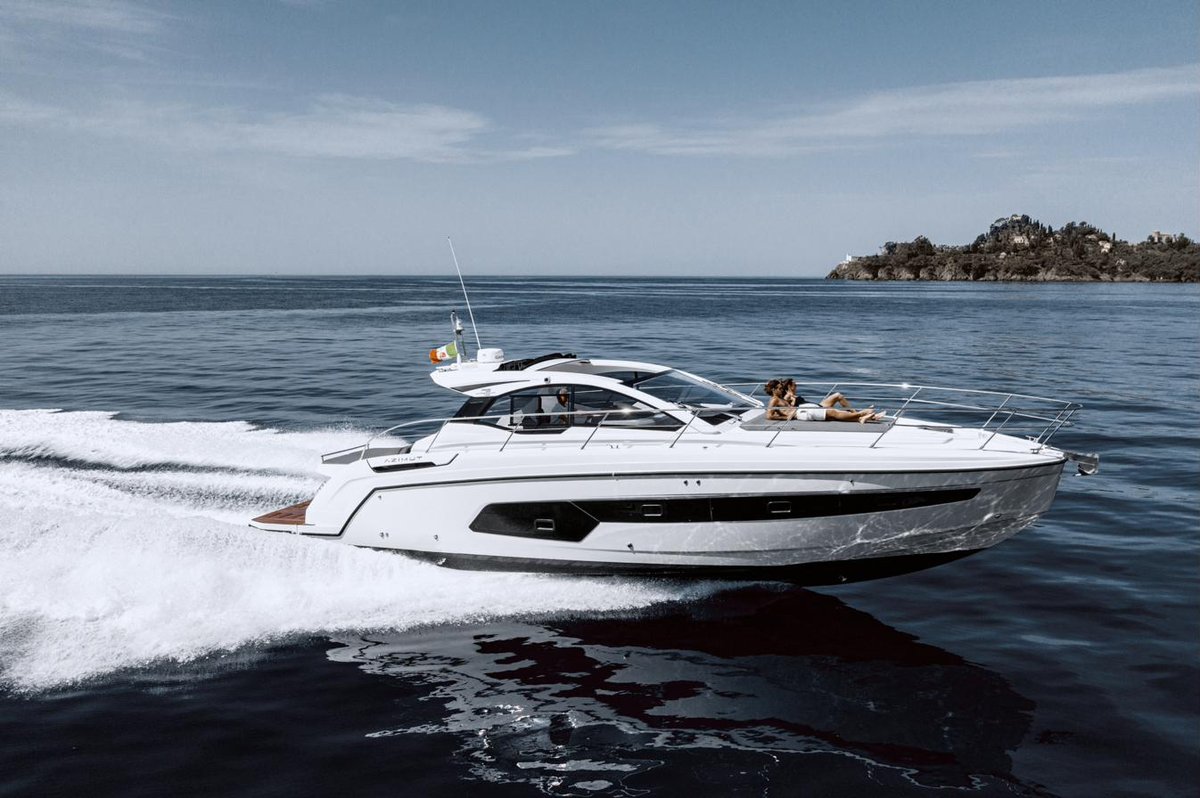 Azimut Atlantis 45 sports cruiser